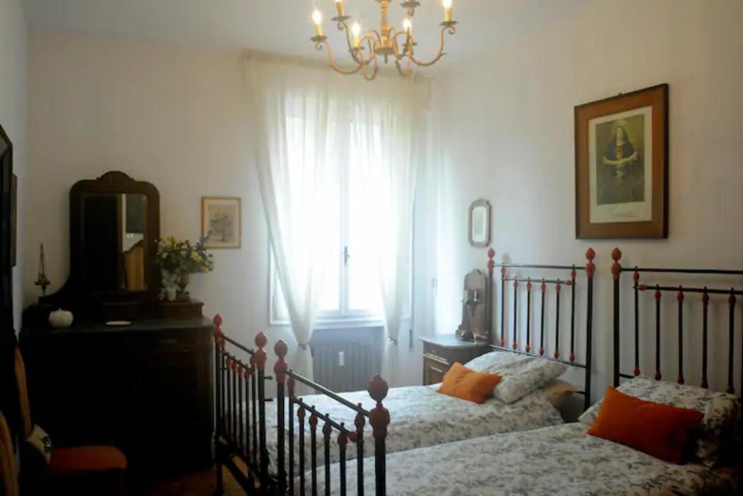 ヴェネツィアCharming Flat With Terrace Over The Canalアパートメント エクステリア 写真